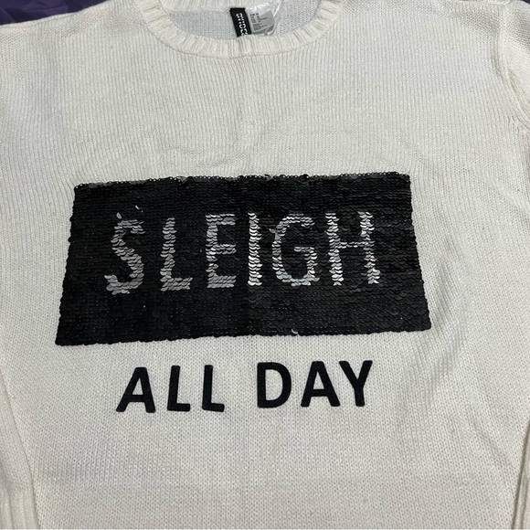 H&M sweatshirt - Picture 2 of 6